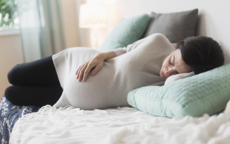 Bà Bầu Nằm Mơ Thấy Người Đã Khuất: Giải Mã &amp; Số Đề