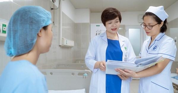 Giải Mã Giấc Mơ Bị Nằm Đầu: Điềm Báo &amp; Con Số May Mắn