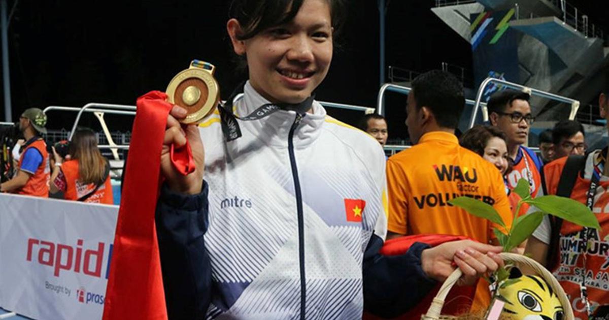 Được tặng chậu hoa