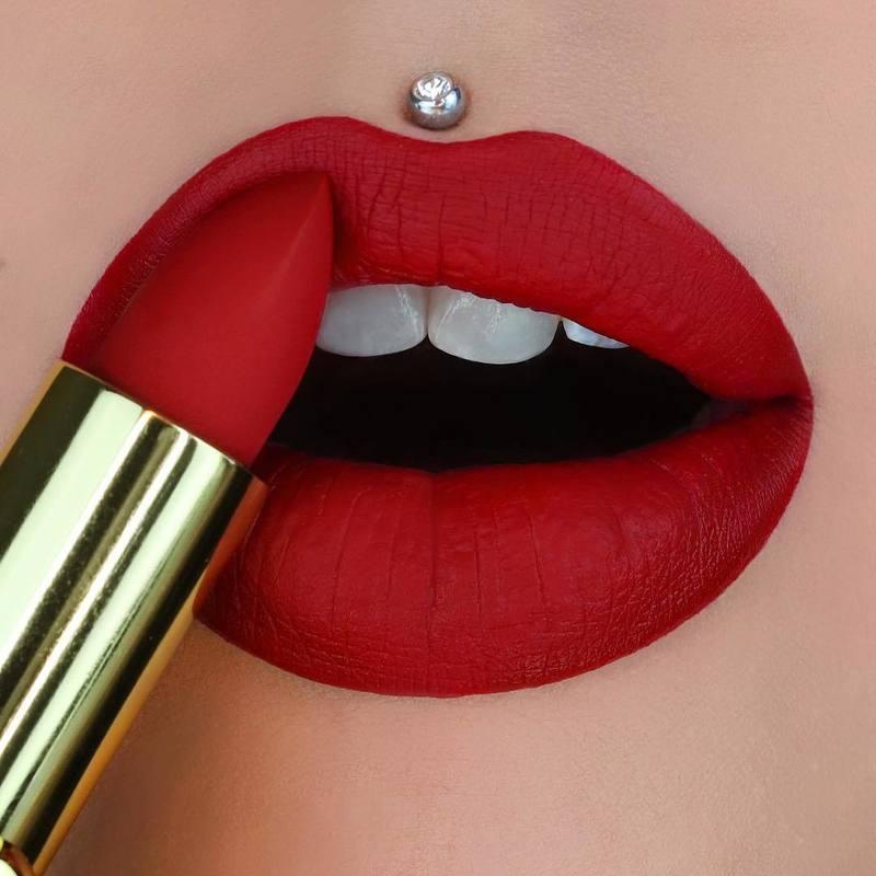 Giải mã giấc mơ thấy son môi đỏ