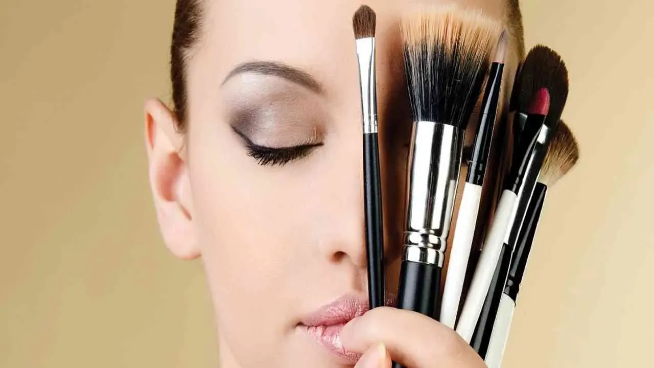 Giải Mã Giấc Mơ Thấy Ma Nhập Vào Người Thân