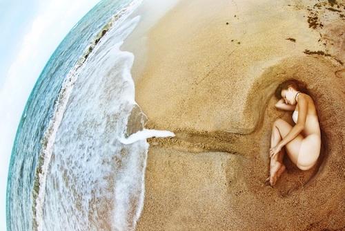 Mơ thấy người khác không mặc quần áo