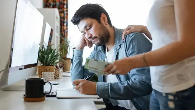 Nằm mơ cho bạn bè mượn tiền
