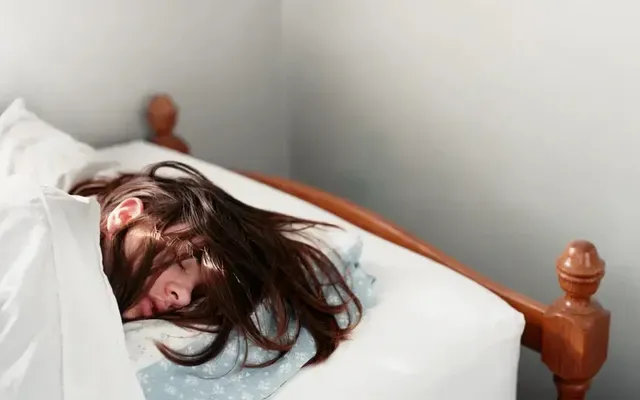Nằm Mơ Thấy Em Be Cười Với Mình: Điềm Báo Gì?