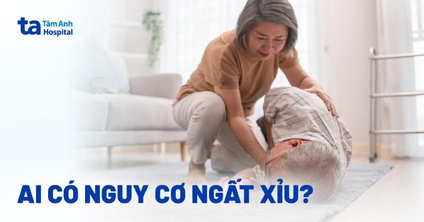 Ngủ mơ thấy người khác ngất xỉu đánh con gì?