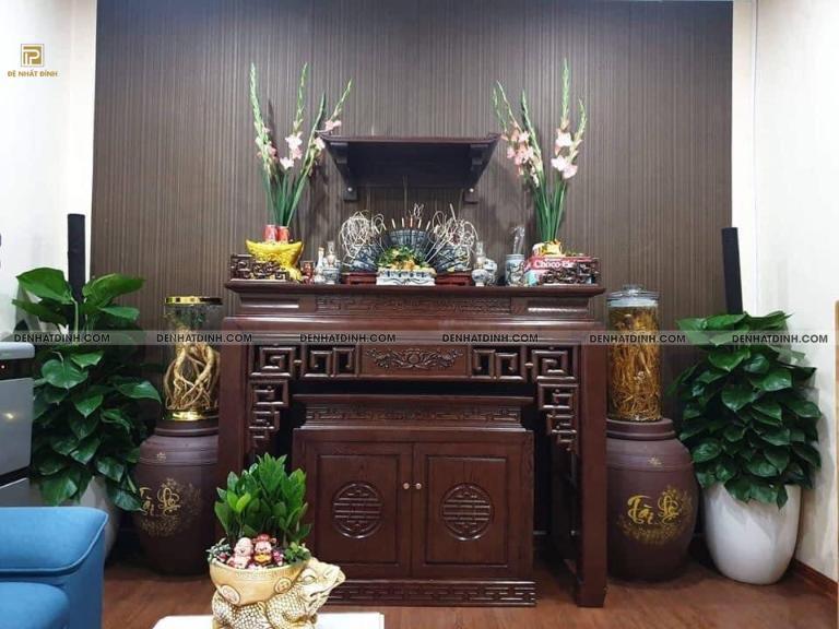 Thắp nhang trên mồ người thân trong giấc mơ